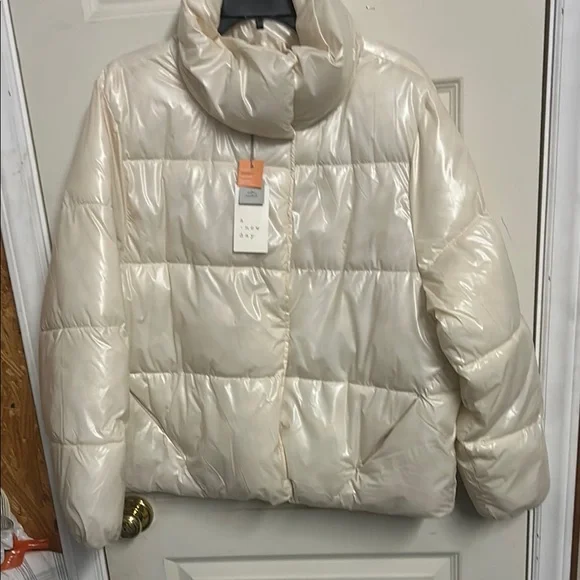 NWT Cream Puffer Jacket - Picture 1 of 11
